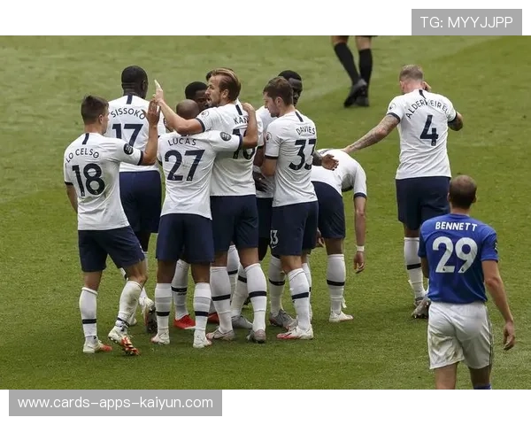 热刺外围远射威力十足，库卢切夫斯基劲射再破门